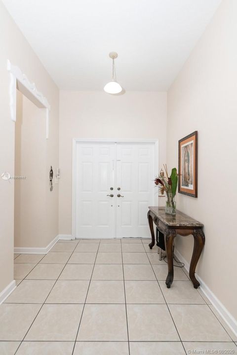 Recently Sold: $425,000 (4 beds, 2 baths, 1872 Square Feet)