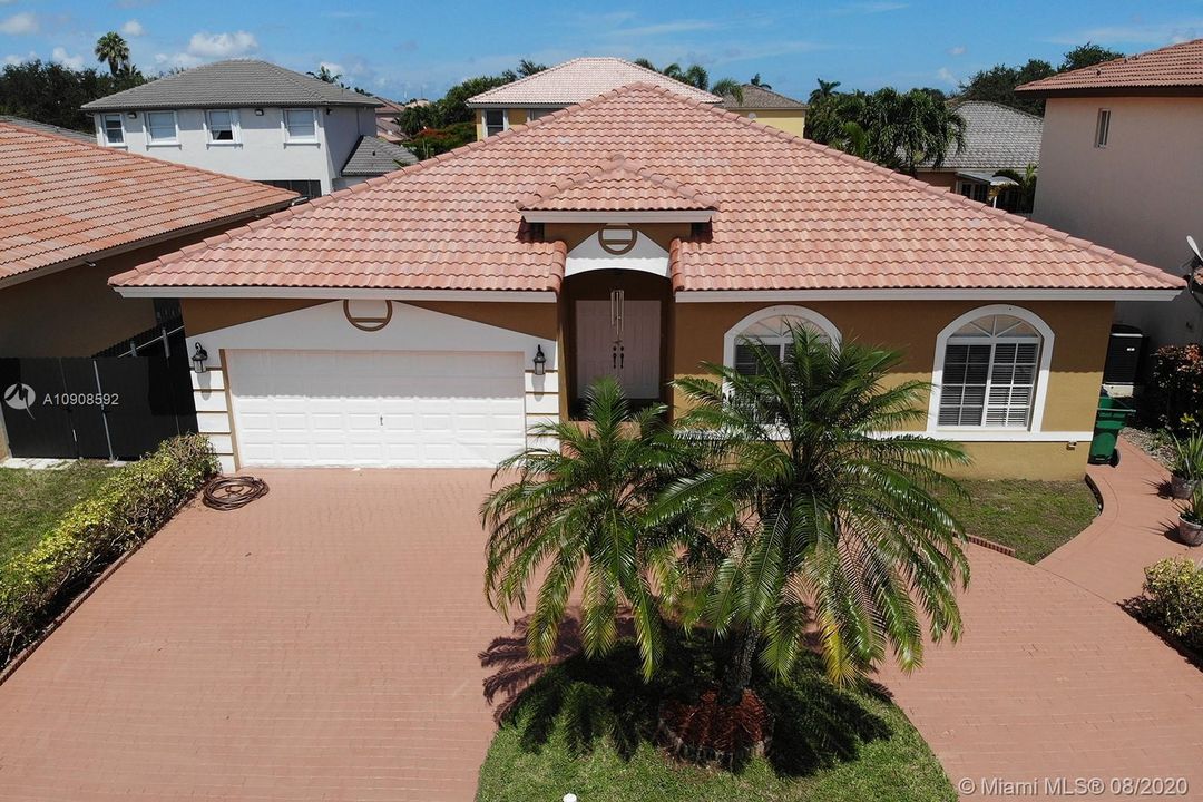 Recently Sold: $425,000 (4 beds, 2 baths, 1872 Square Feet)