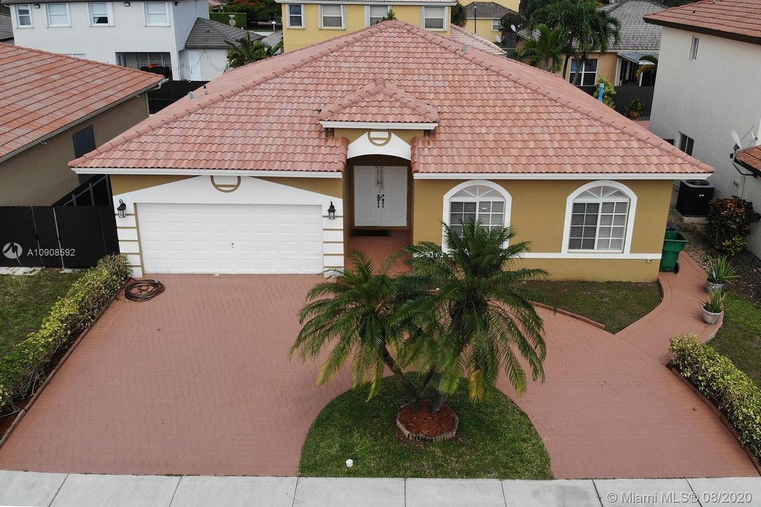 Recently Sold: $425,000 (4 beds, 2 baths, 1872 Square Feet)