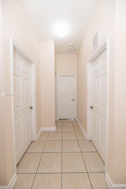Recently Sold: $425,000 (4 beds, 2 baths, 1872 Square Feet)