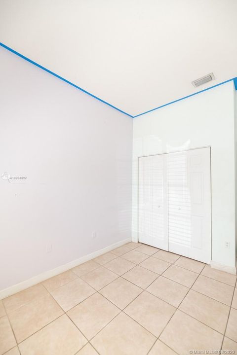 Recently Sold: $425,000 (4 beds, 2 baths, 1872 Square Feet)