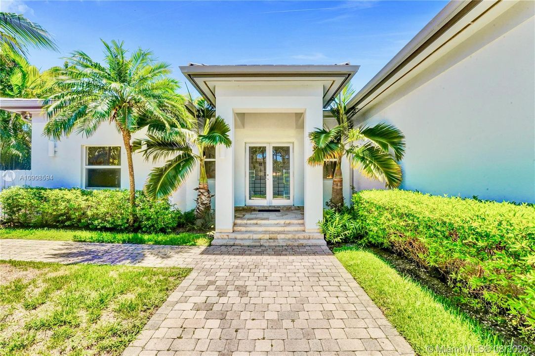 Vendido Recientemente: $3,300,000 (4 camas, 4 baños, 3293 Pies cuadrados)