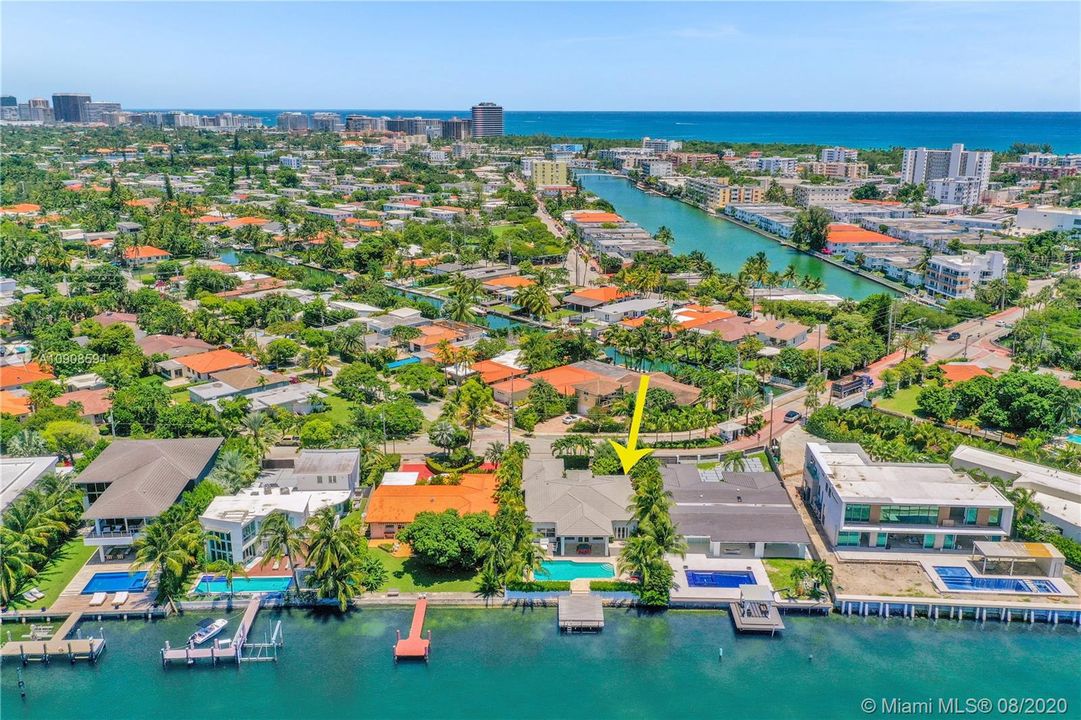 Vendido Recientemente: $3,300,000 (4 camas, 4 baños, 3293 Pies cuadrados)