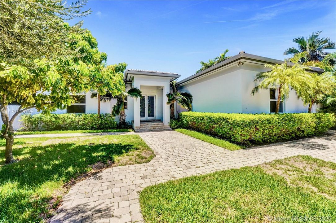 Vendido Recientemente: $3,300,000 (4 camas, 4 baños, 3293 Pies cuadrados)