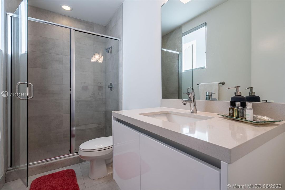 Recientemente alquilado: $4,850 (5 camas, 4 baños, 3113 Pies cuadrados)