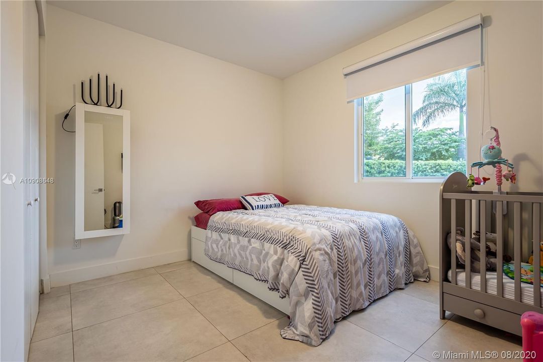 Recientemente alquilado: $4,850 (5 camas, 4 baños, 3113 Pies cuadrados)