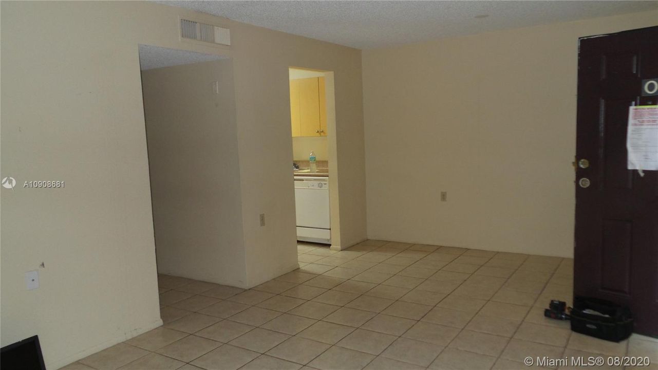 Recently Sold: $121,500 (3 beds, 2 baths, 930 Square Feet)