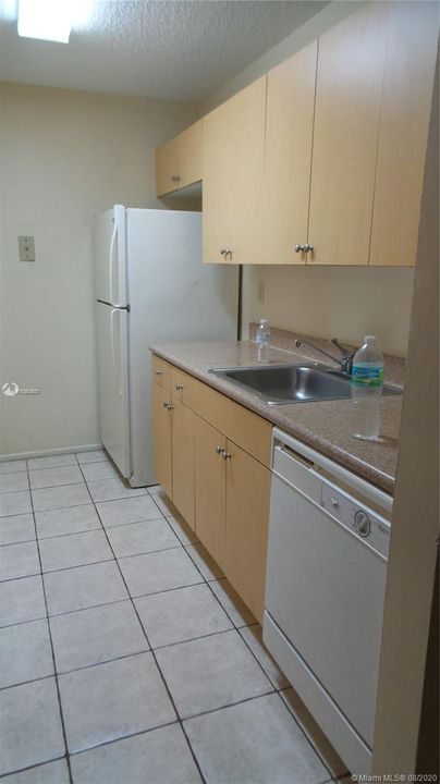 Recently Sold: $121,500 (3 beds, 2 baths, 930 Square Feet)