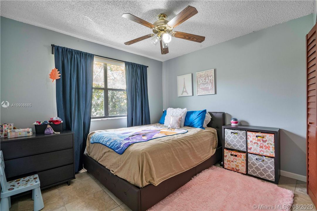 Recently Sold: $160,000 (2 beds, 2 baths, 760 Square Feet)
