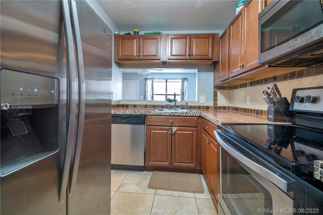 Recently Sold: $160,000 (2 beds, 2 baths, 760 Square Feet)