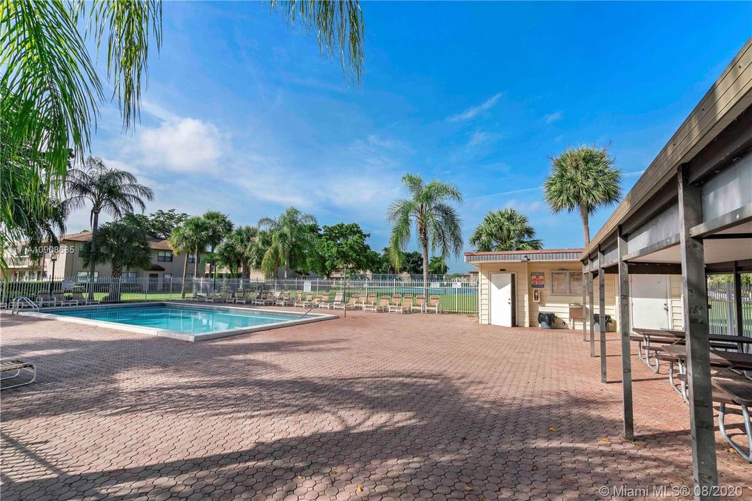 Recently Sold: $160,000 (2 beds, 2 baths, 760 Square Feet)