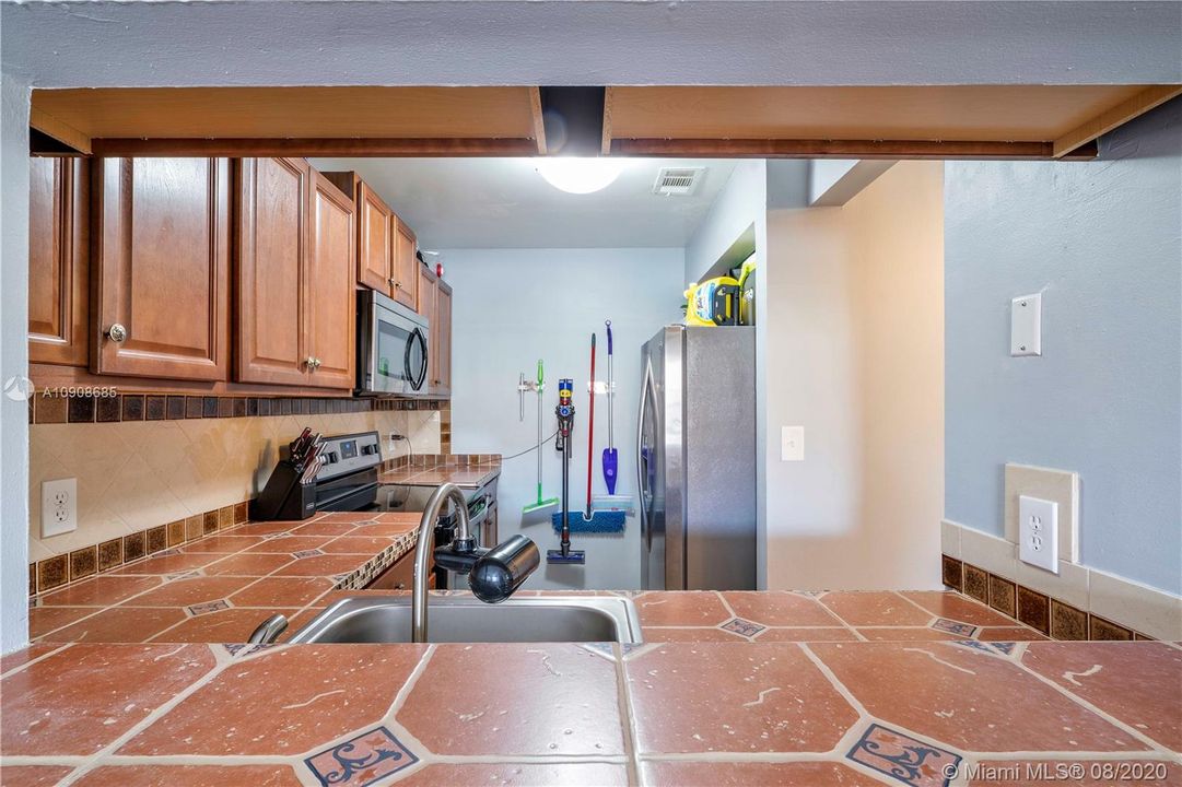 Recently Sold: $160,000 (2 beds, 2 baths, 760 Square Feet)