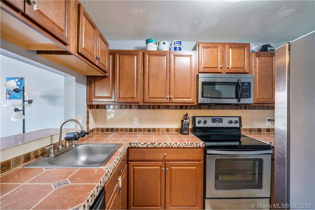 Recently Sold: $160,000 (2 beds, 2 baths, 760 Square Feet)