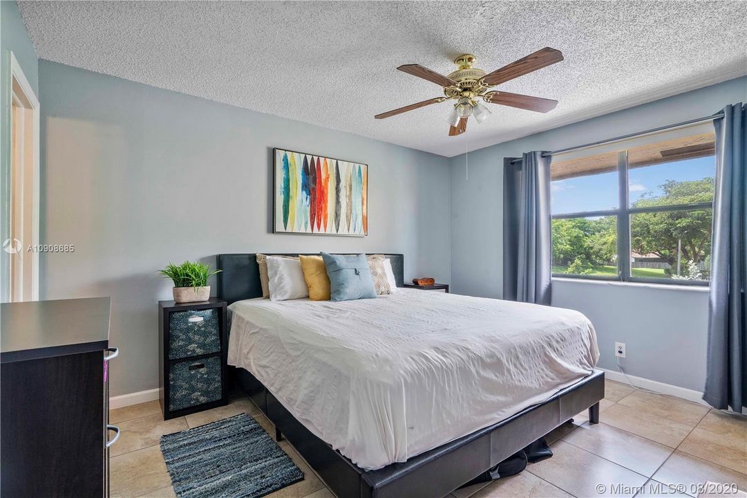 Recently Sold: $160,000 (2 beds, 2 baths, 760 Square Feet)