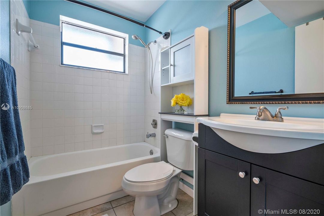 Recently Sold: $160,000 (2 beds, 2 baths, 760 Square Feet)