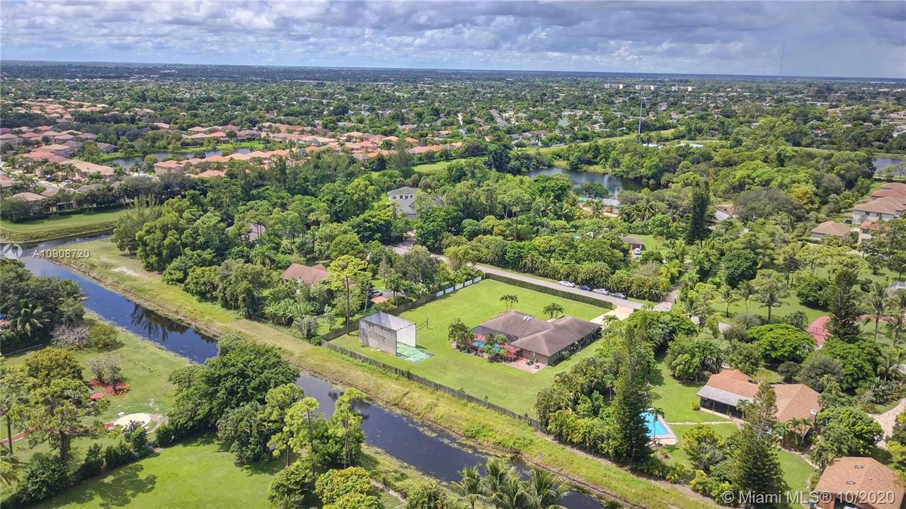 Recently Sold: $589,000 (4 beds, 3 baths, 3004 Square Feet)