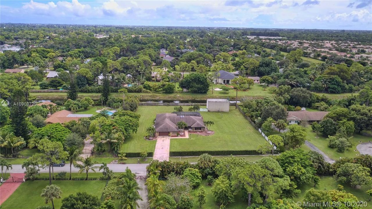 Recently Sold: $589,000 (4 beds, 3 baths, 3004 Square Feet)