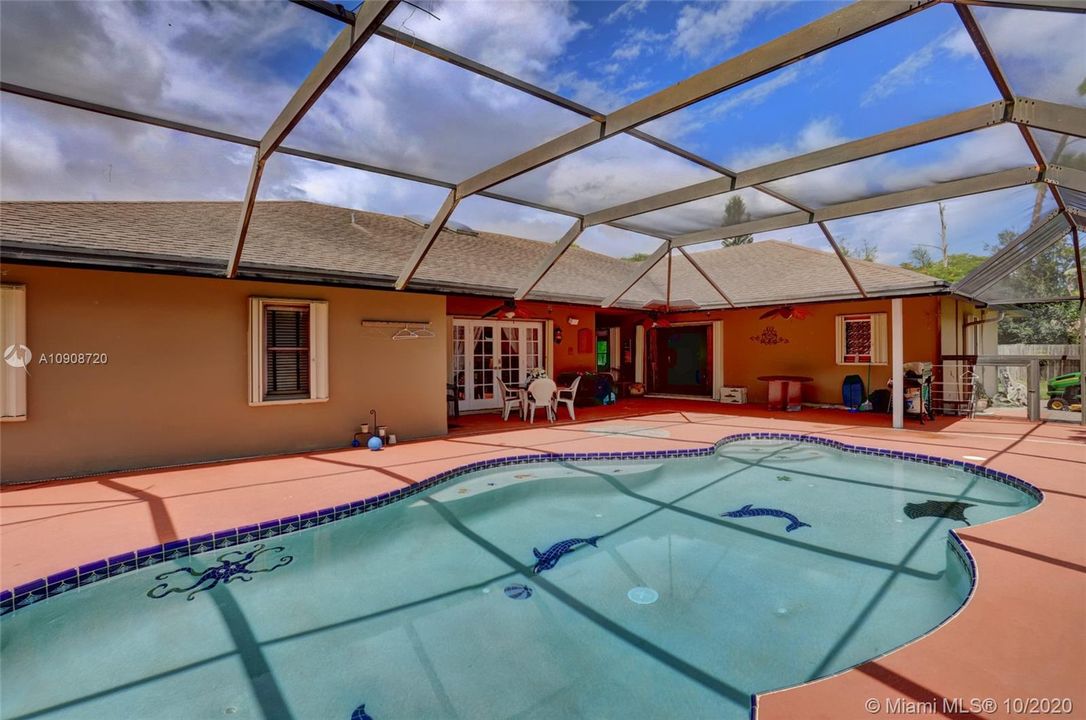 Recently Sold: $589,000 (4 beds, 3 baths, 3004 Square Feet)