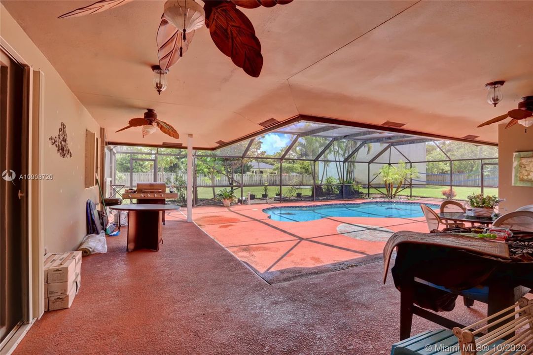Recently Sold: $589,000 (4 beds, 3 baths, 3004 Square Feet)