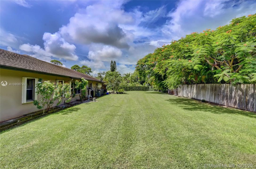 Recently Sold: $589,000 (4 beds, 3 baths, 3004 Square Feet)