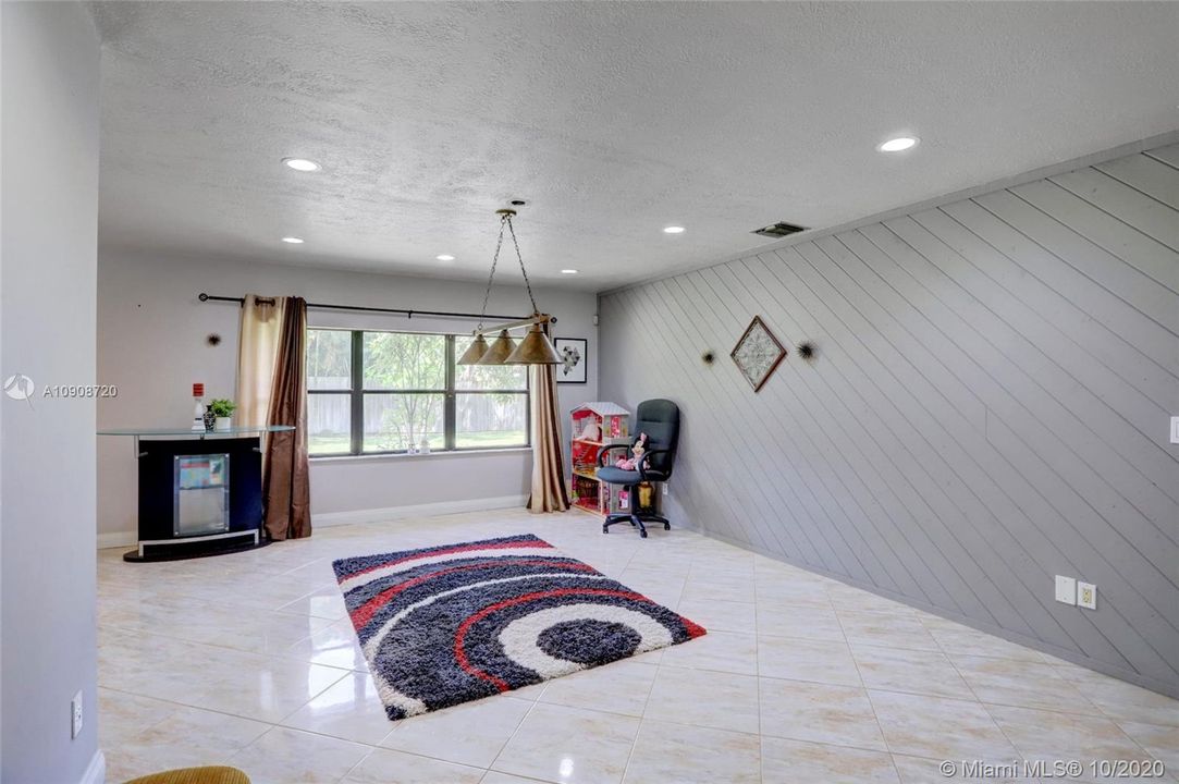 Recently Sold: $589,000 (4 beds, 3 baths, 3004 Square Feet)