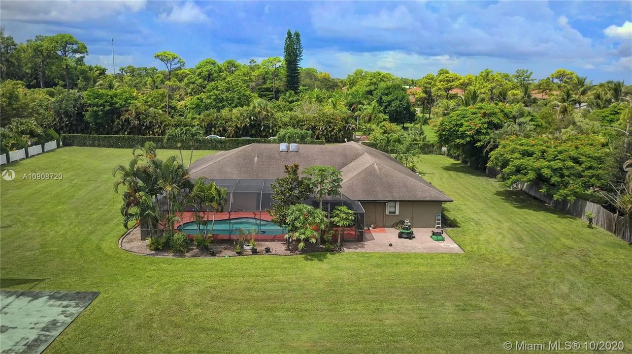 Recently Sold: $589,000 (4 beds, 3 baths, 3004 Square Feet)