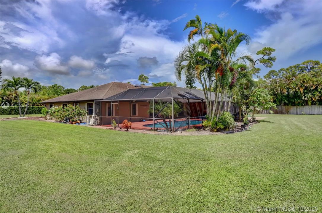 Recently Sold: $589,000 (4 beds, 3 baths, 3004 Square Feet)