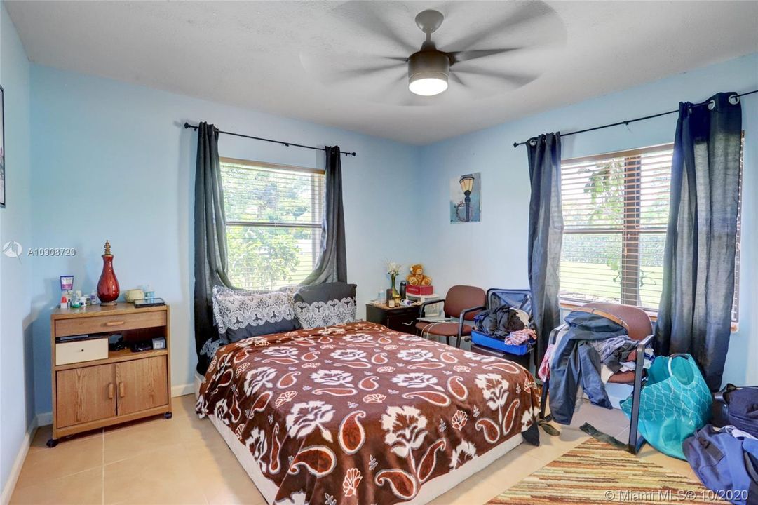 Recently Sold: $589,000 (4 beds, 3 baths, 3004 Square Feet)