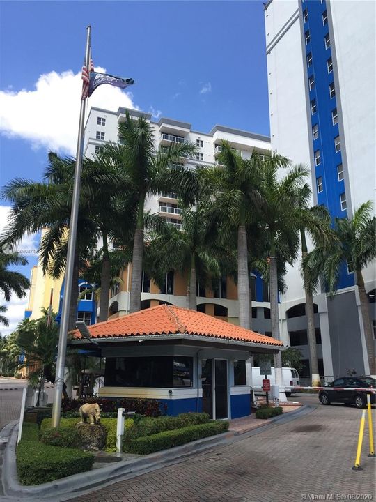 Recently Rented: $1,450 (1 beds, 1 baths, 685 Square Feet)