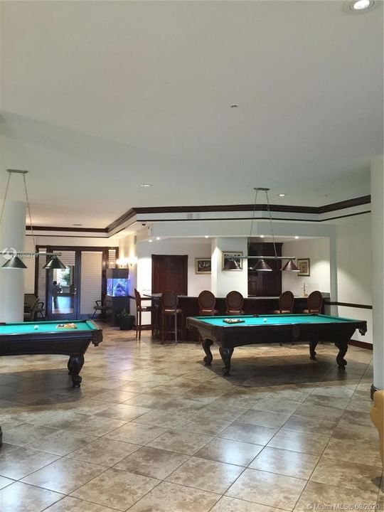Recently Rented: $1,450 (1 beds, 1 baths, 685 Square Feet)