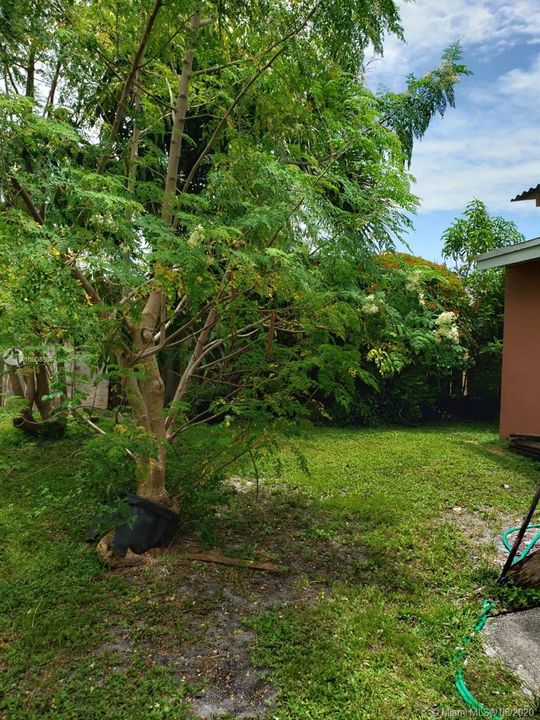 Недавно продано: $165,000 (2 спален, 1 ванн, 836 Квадратных фут)