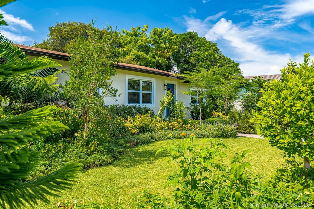 Vendido Recientemente: $369,000 (3 camas, 2 baños, 1589 Pies cuadrados)