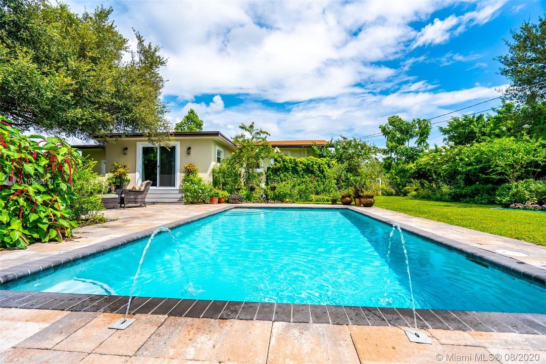 Vendido Recientemente: $369,000 (3 camas, 2 baños, 1589 Pies cuadrados)