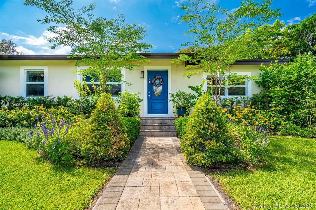 Vendido Recientemente: $369,000 (3 camas, 2 baños, 1589 Pies cuadrados)