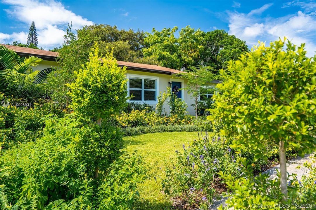 Vendido Recientemente: $369,000 (3 camas, 2 baños, 1589 Pies cuadrados)