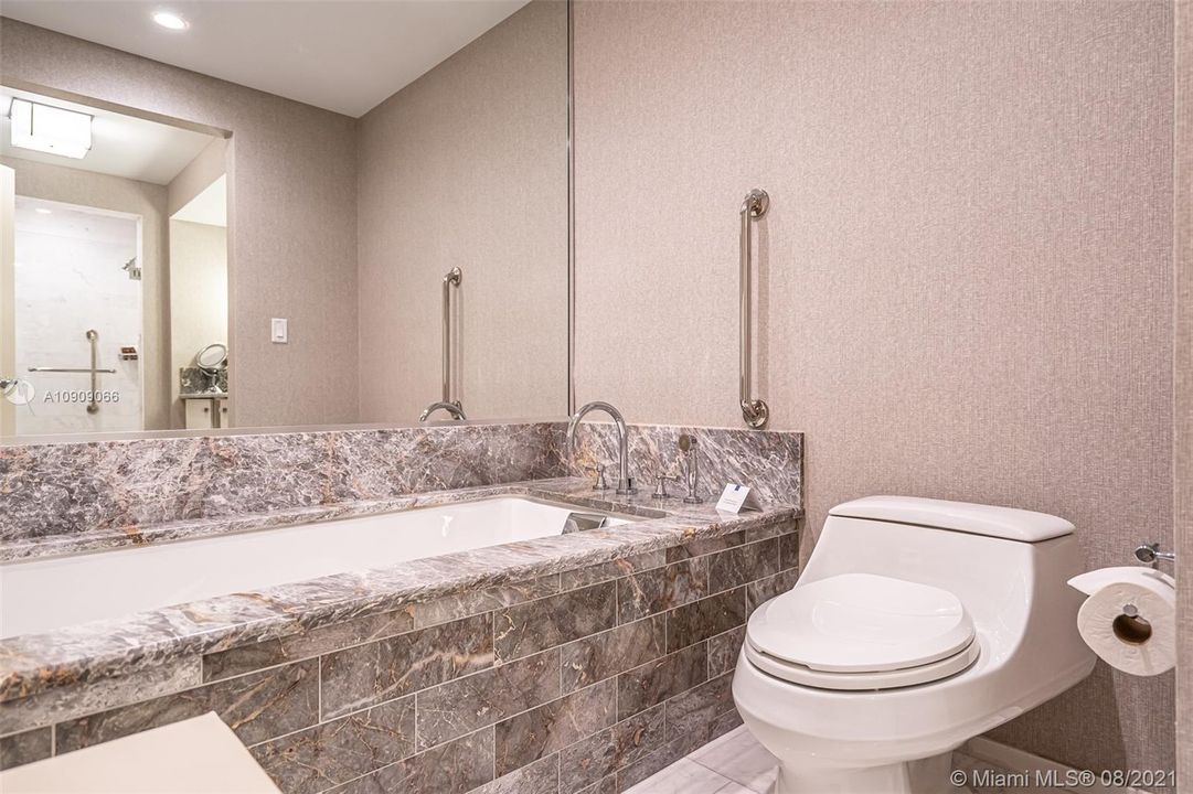 Recently Sold: $689,900 (1 beds, 1 baths, 641 Square Feet)