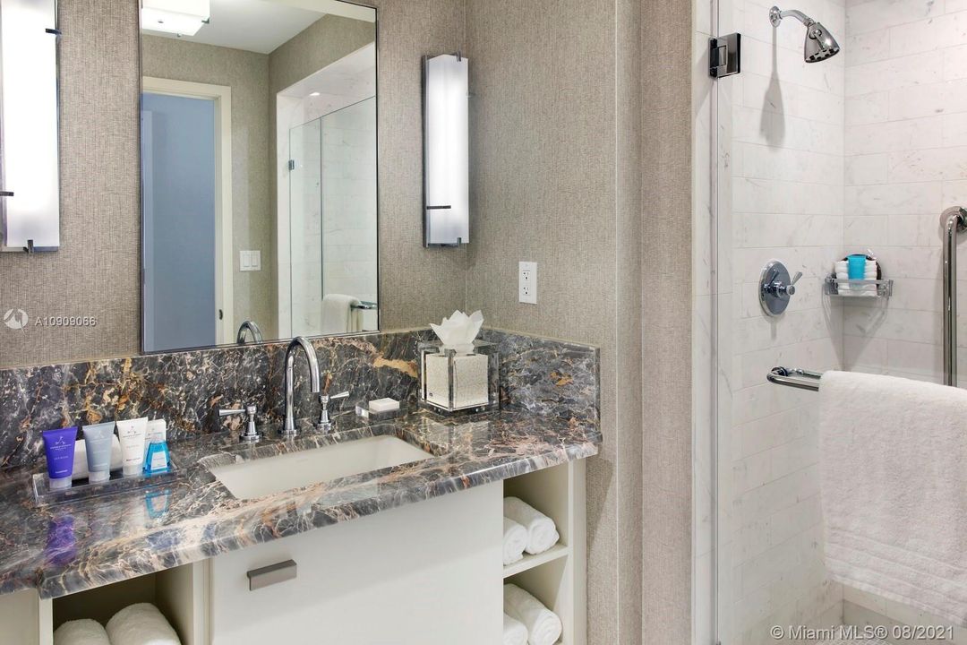 Recently Sold: $689,900 (1 beds, 1 baths, 641 Square Feet)