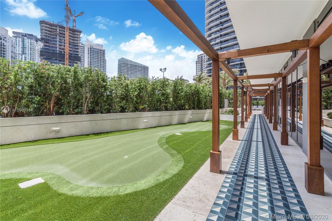 Recently Rented: $4,350 (3 beds, 3 baths, 1450 Square Feet)