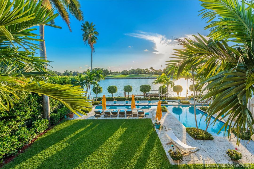Recently Sold: $9,500,000 (7 beds, 5 baths, 5954 Square Feet)