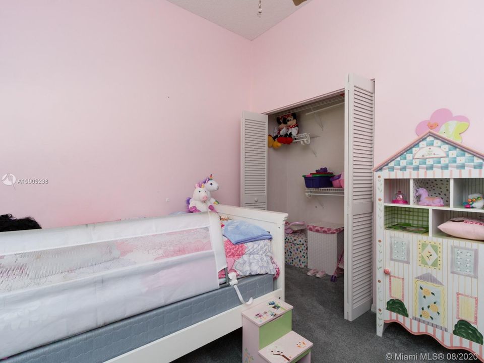 Недавно продано: $365,000 (3 спален, 2 ванн, 1662 Квадратных фут)