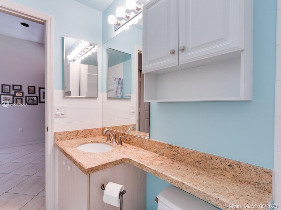 Недавно продано: $365,000 (3 спален, 2 ванн, 1662 Квадратных фут)