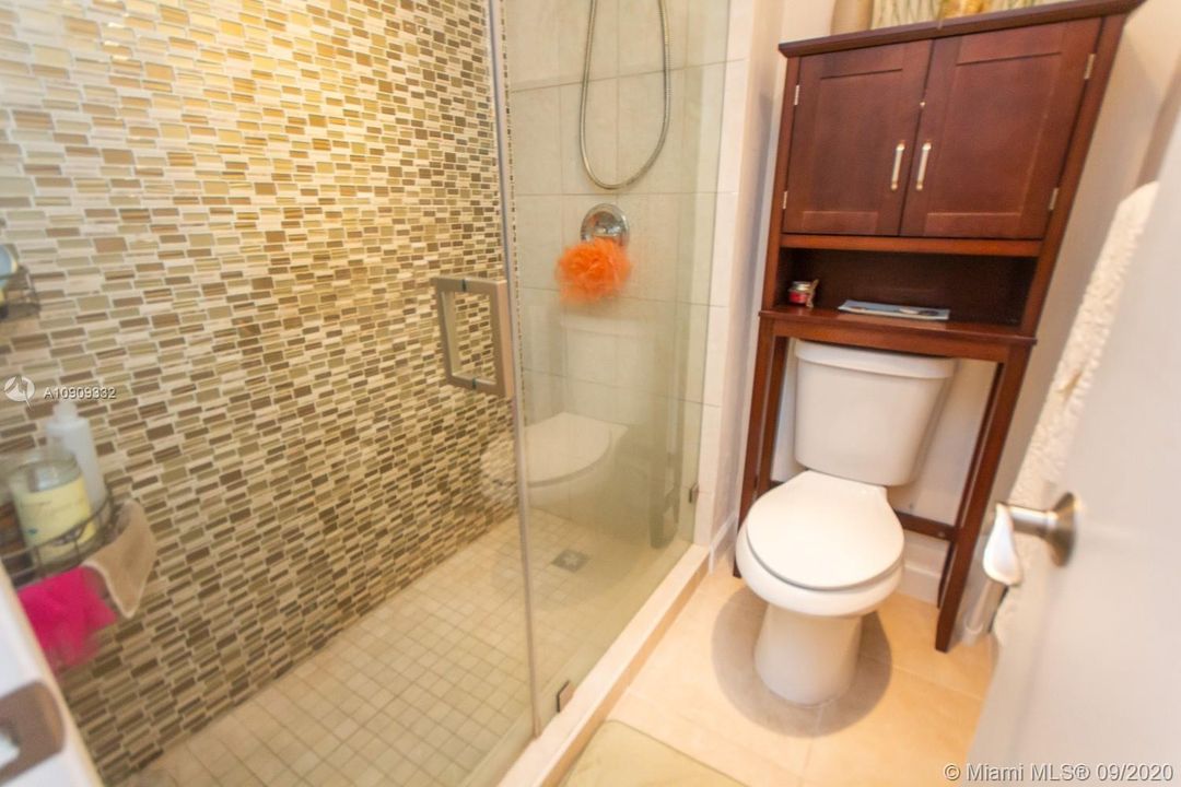 Недавно арендовано: $1,950 (2 спален, 2 ванн, 1220 Квадратных фут)