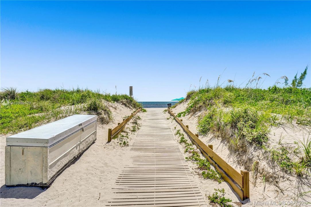 Recently Sold: $825,000 (2 beds, 2 baths, 1260 Square Feet)