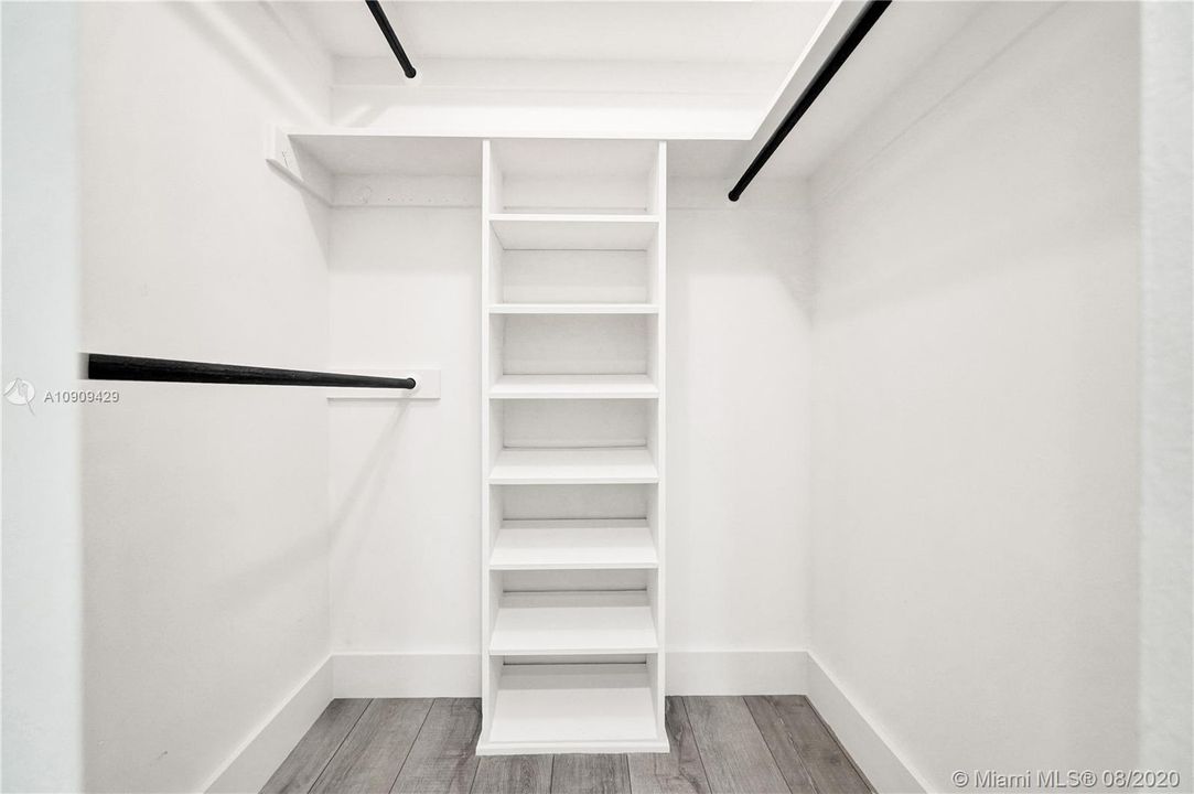 Recently Sold: $825,000 (2 beds, 2 baths, 1260 Square Feet)