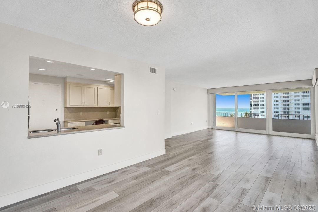 Recently Sold: $825,000 (2 beds, 2 baths, 1260 Square Feet)
