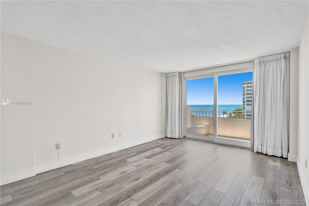 Recently Sold: $825,000 (2 beds, 2 baths, 1260 Square Feet)