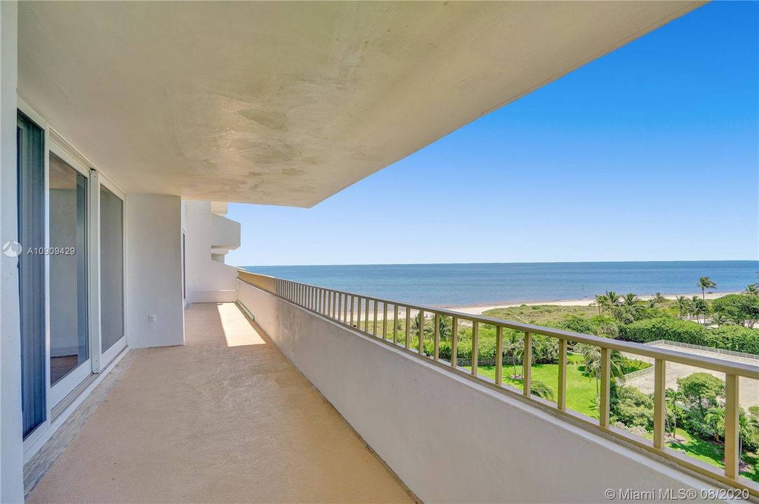 Recently Sold: $825,000 (2 beds, 2 baths, 1260 Square Feet)
