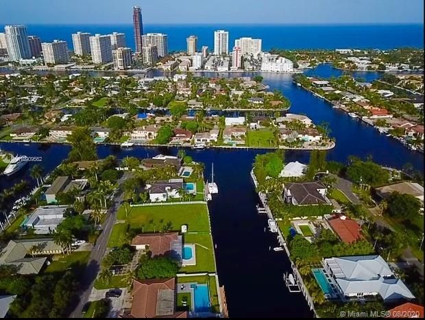 Recently Sold: $3,350,000 (3 beds, 2 baths, 2605 Square Feet)