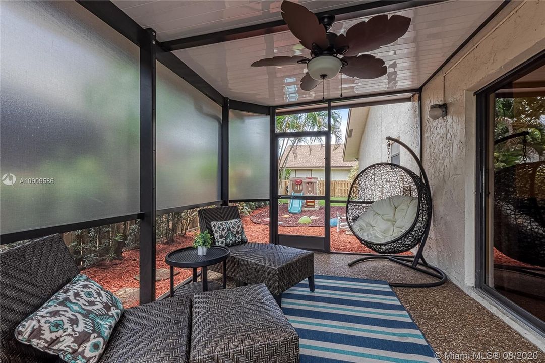 Vendido Recientemente: $269,000 (2 camas, 2 baños, 1434 Pies cuadrados)