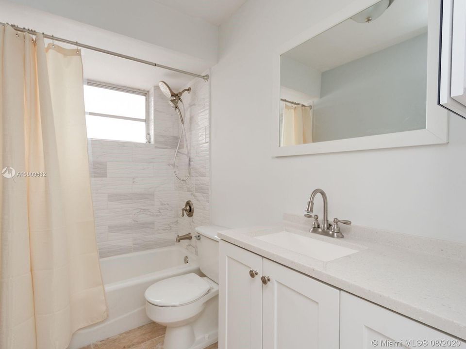 11650 Bathroom